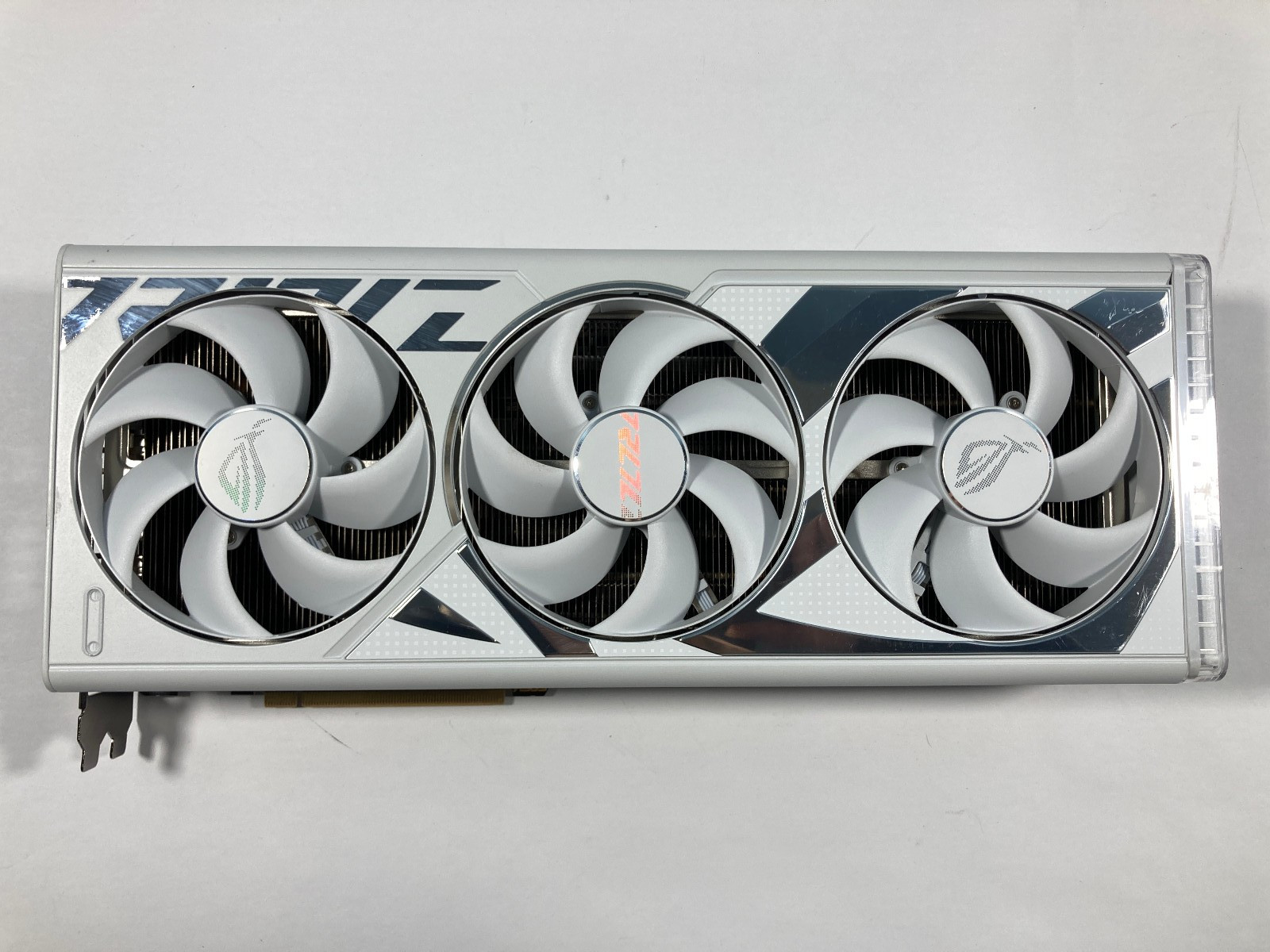 BH 2 GET 1 オファー ASUS ROG Strix - Rtx 4090 24Gb Graphics Card のレビューと価格